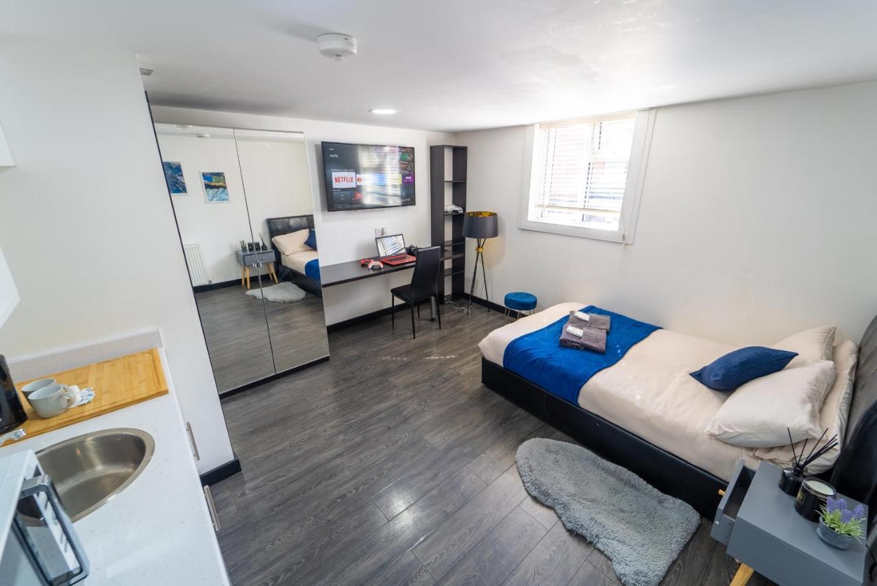 Staysa Equipped Studios Near Qe And Uob In Guesthouse Close To The City! Birmingham Kültér fotó