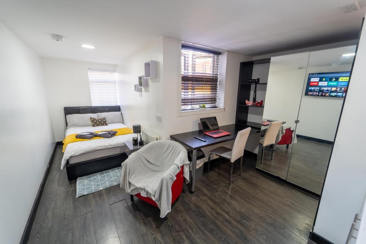 Staysa Equipped Studios Near Qe And Uob In Guesthouse Close To The City! Birmingham Szoba fotó