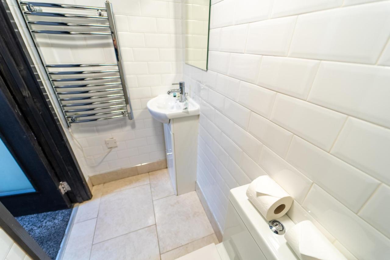 Staysa Equipped Studios Near Qe And Uob In Guesthouse Close To The City! Birmingham Szoba fotó