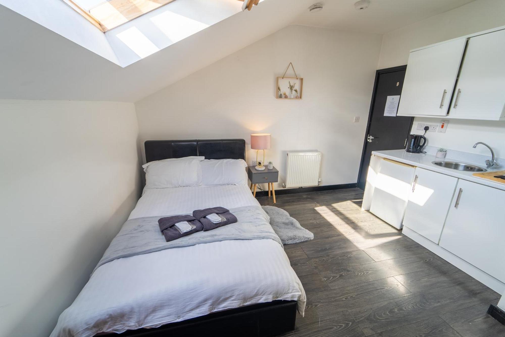 Staysa Equipped Studios Near Qe And Uob In Guesthouse Close To The City! Birmingham Szoba fotó