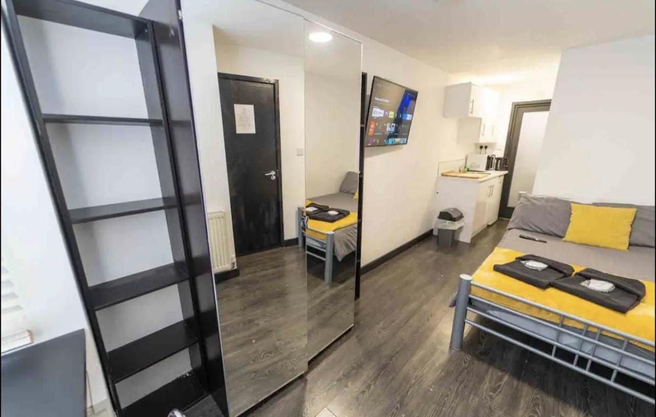 Staysa Equipped Studios Near Qe And Uob In Guesthouse Close To The City! Birmingham Kültér fotó