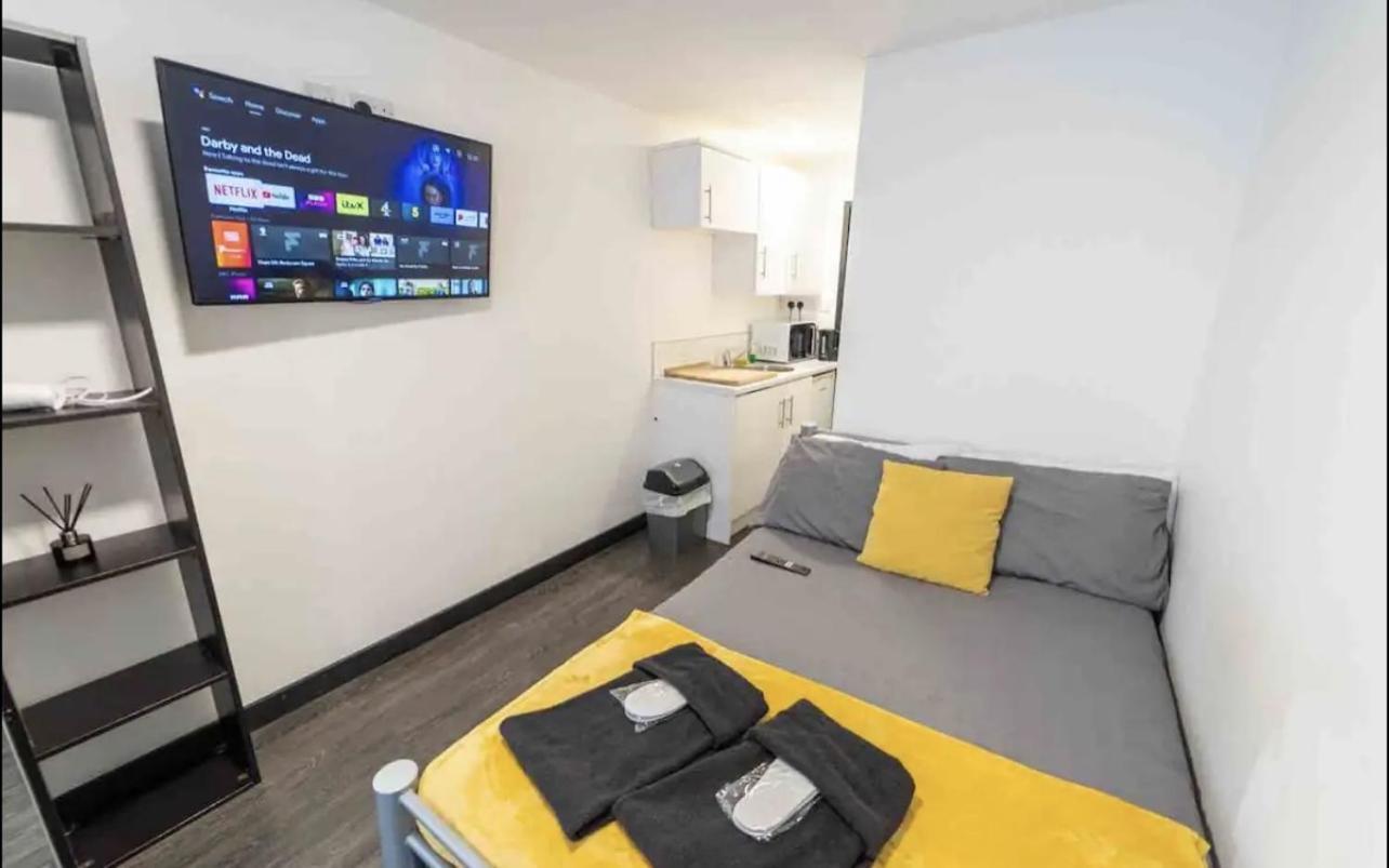 Staysa Equipped Studios Near Qe And Uob In Guesthouse Close To The City! Birmingham Kültér fotó