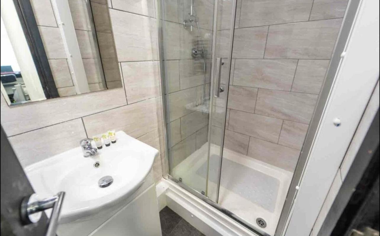Staysa Equipped Studios Near Qe And Uob In Guesthouse Close To The City! Birmingham Kültér fotó